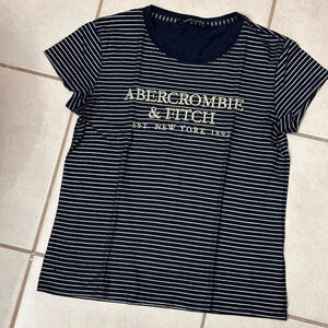 Abercrombie & Fitch Women Navy Blue Crew Neck stripe T-Shirt size XS